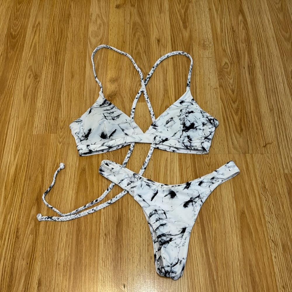 NWOT bikini ✨ size M